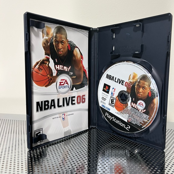 PS2 NBA Live 06 Sony PlayStation 2 2005 Complete - Picture 4 of 4